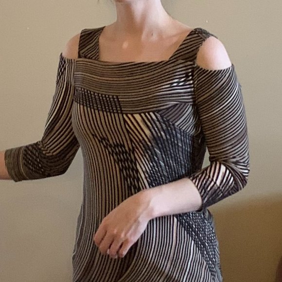 Off-shoulder brown pattern top - Picture 4 of 6